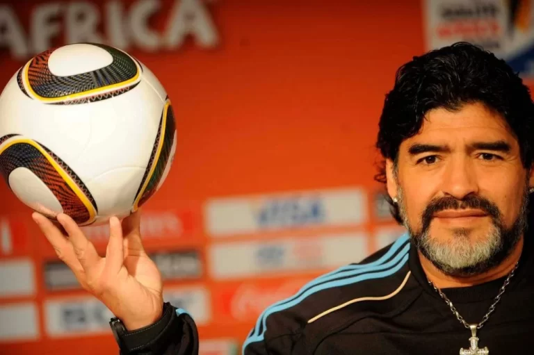 Uno de los policías que encontró muerto a Maradona declaró que lo vio muy “hinchado”