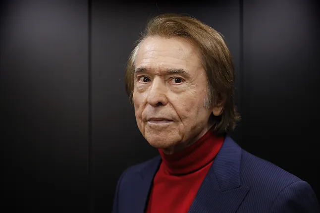 Raphael anuncia su regreso a la música