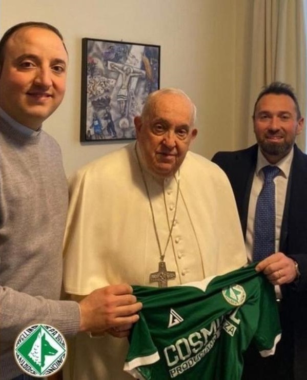 Unione Sportiva Avellino, el club italiano que asciende cada muerte de papa