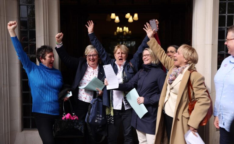 La Corte Suprema británica limita la determinación legal de una «mujer» al sexo biológico; la comunidad LGBTIQ+, en alerta