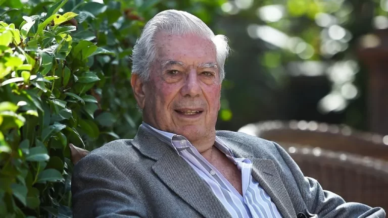 Murió el reconocido escritor Mario Vargas Llosa