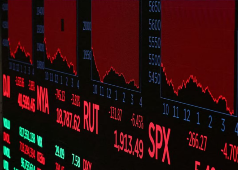 Tras un miércoles histórico, las acciones registraron fuertes caídas en Wall Street