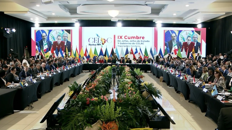 Cumbre de la CELAC: alineados con Estados Unidos, Argentina y Paraguay rompieron y quedaron afuera de la resolución final