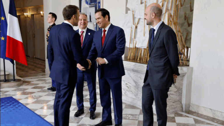 Marco Rubio se reunió con Macron en París en un contexto de estancamiento diplomático