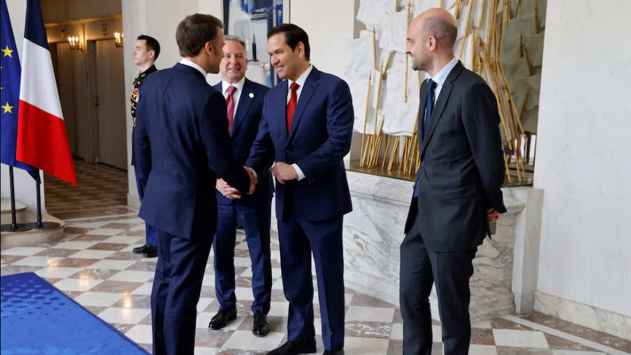 Marco Rubio se reunió con Macron en París en un contexto de estancamiento diplomático