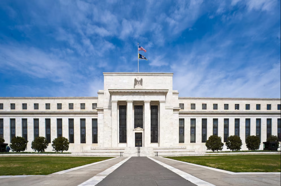 Los aranceles de Trump empiezan a condicionar las perspectivas económicas de Estados Unidos y el consumo, según la FED