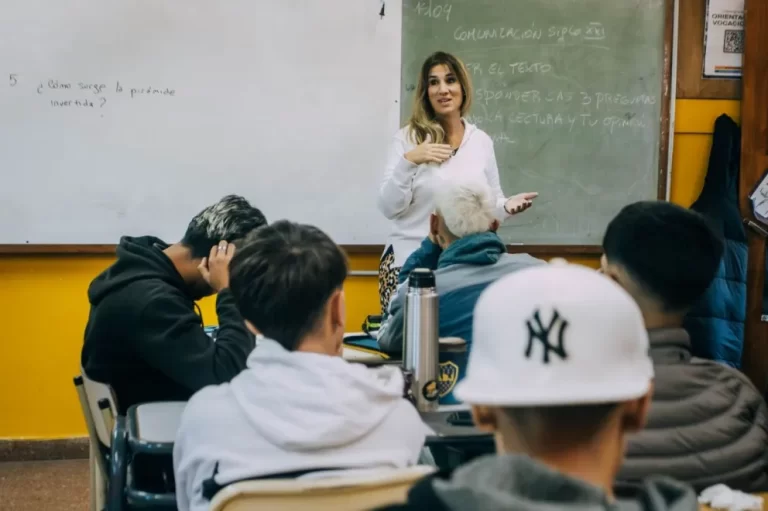 De la escuela al trabajo: cursos para el último año escolar