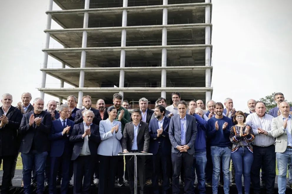 Kicillof firmó un documento en contra de la paralización de la obra pública nacional: «Es una decisión criminal»