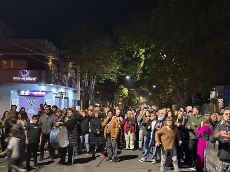 Importante manifestación de vecinos reclamando seguridad