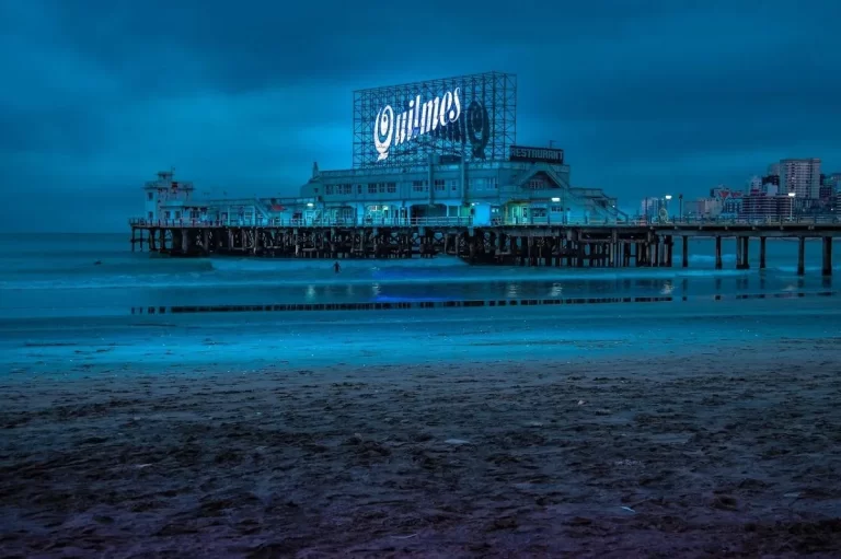 Desmienten que vaya a cerrar el restaurante del espigón del Club de Pesca