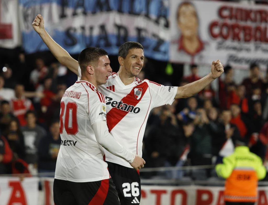 River fue muy superior y se metió en los cuartos de final del Apertura