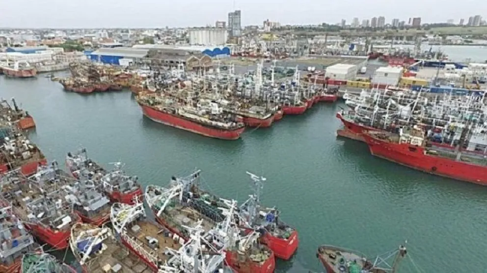 Armadores no inician la temporada de langostino y advierten que con los actuales costos «es inviable salir a pescar»