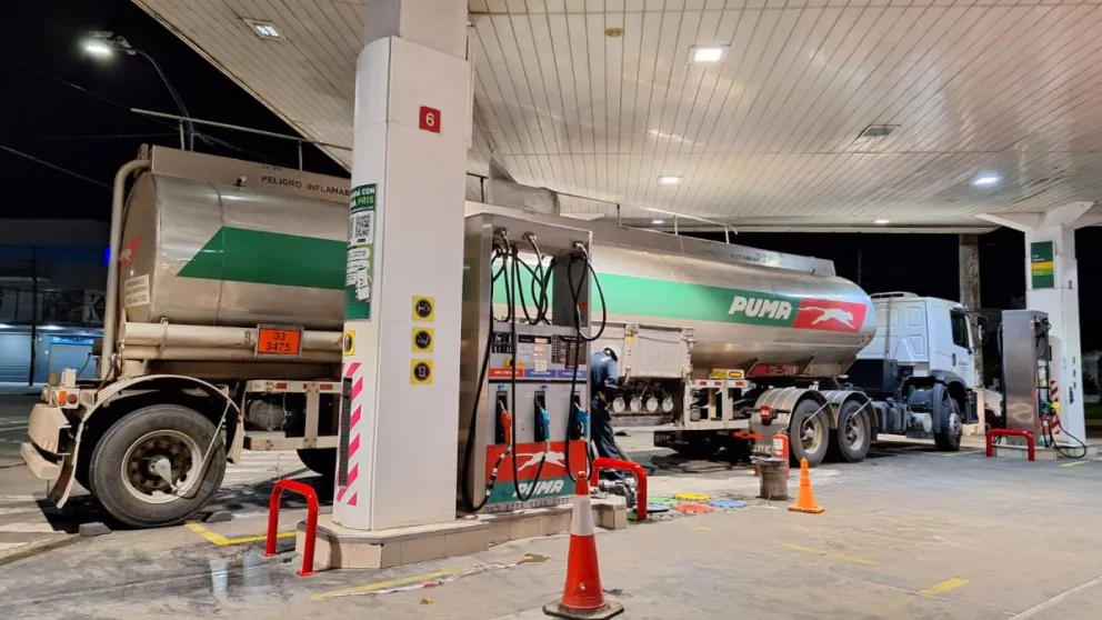 Las ventas de combustibles suben por segundo mes consecutivo en Argentina