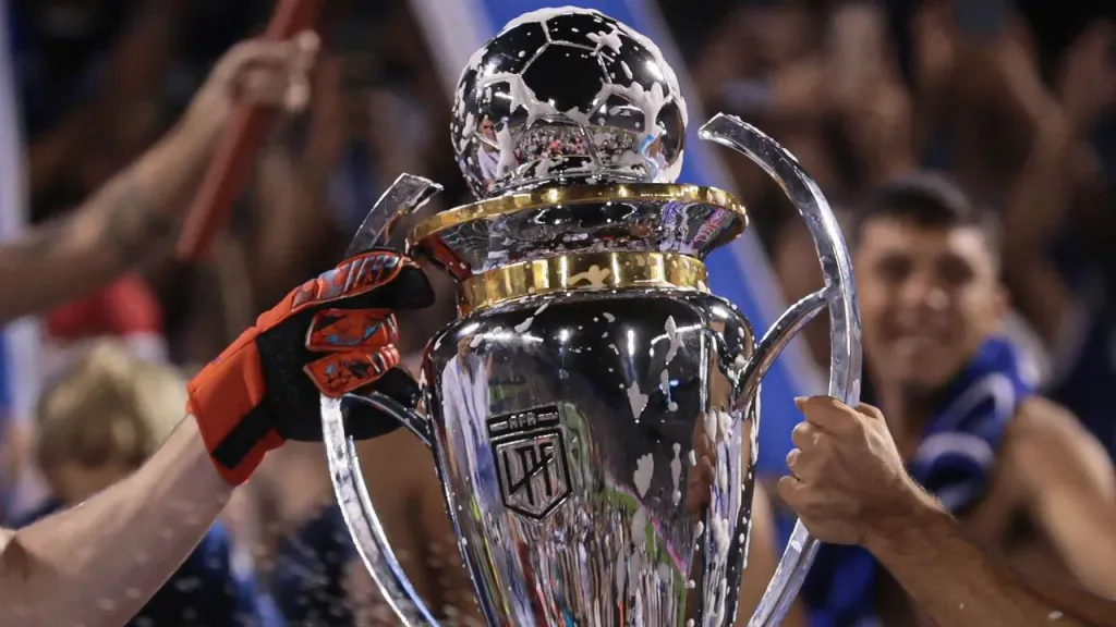 Atención futboleros: días y horarios para los octavos de final