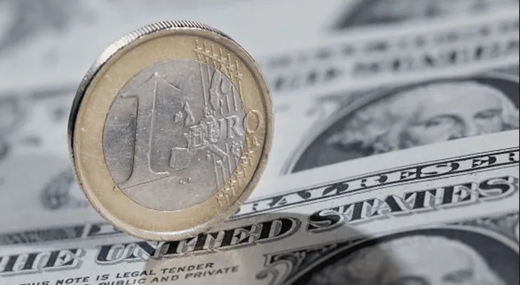 El dólar sigue cayendo en el mundo y el euro se fortalece