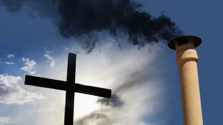 Cónclave: fumata negra; no hubo acuerdo por hoy para elegir al nuevo Papa