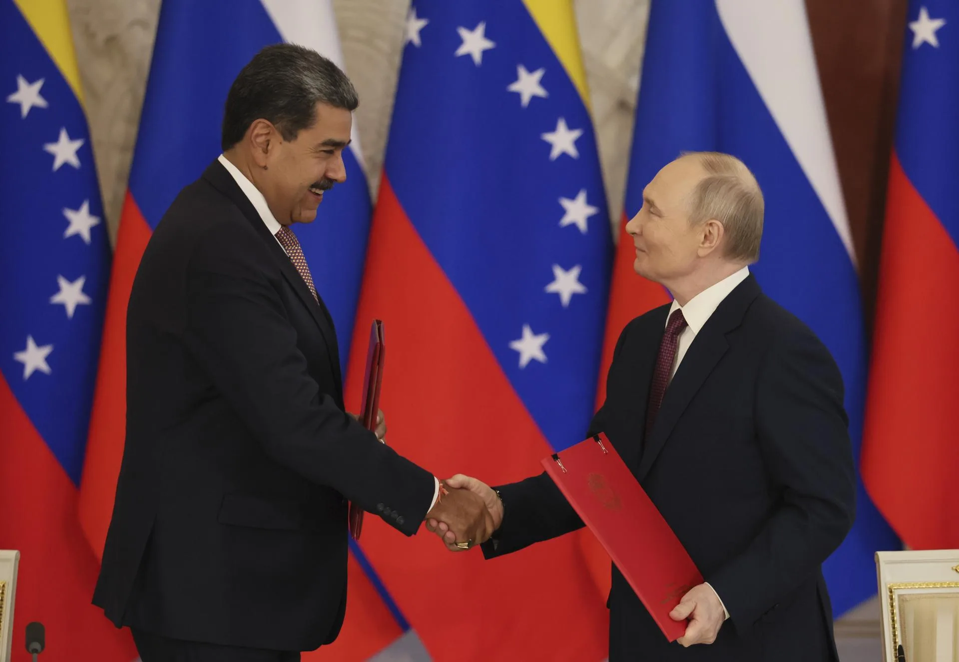 Maduro visita Moscú y firma un acuerdo estratégico con Putin