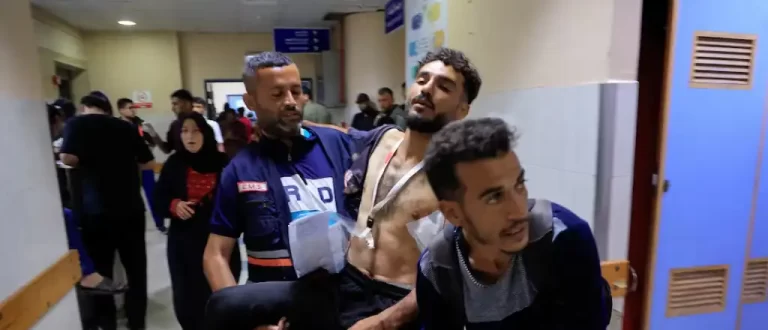 Gaza: fuerzas israelíes disparan contra personas que se dirigen al sitio de distribución de ayuda