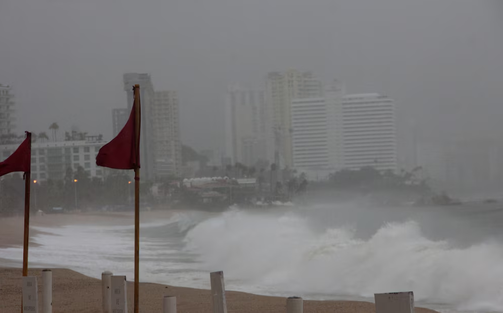 Tormenta Erick se volvió huracán cerca de México