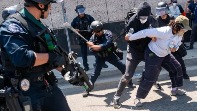 Estados Unidos: policía de Trump prohibió encuentros públicos y crece la tensión con los manifestantes