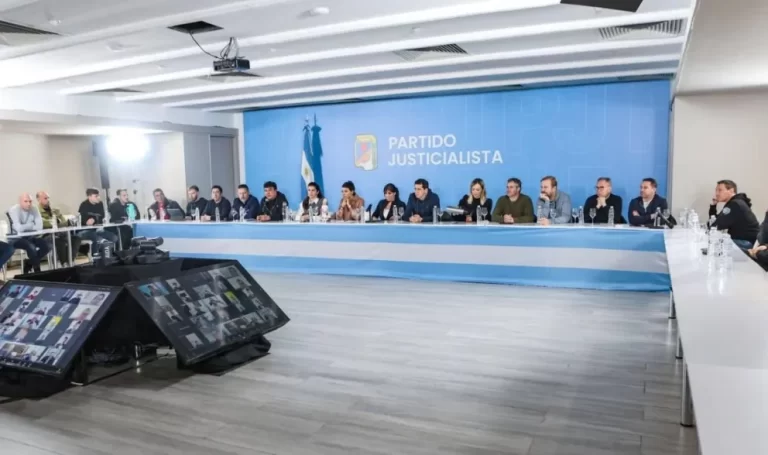 Intendentes y gremios preparan caravana federal en respaldo a Cristina Kirchner