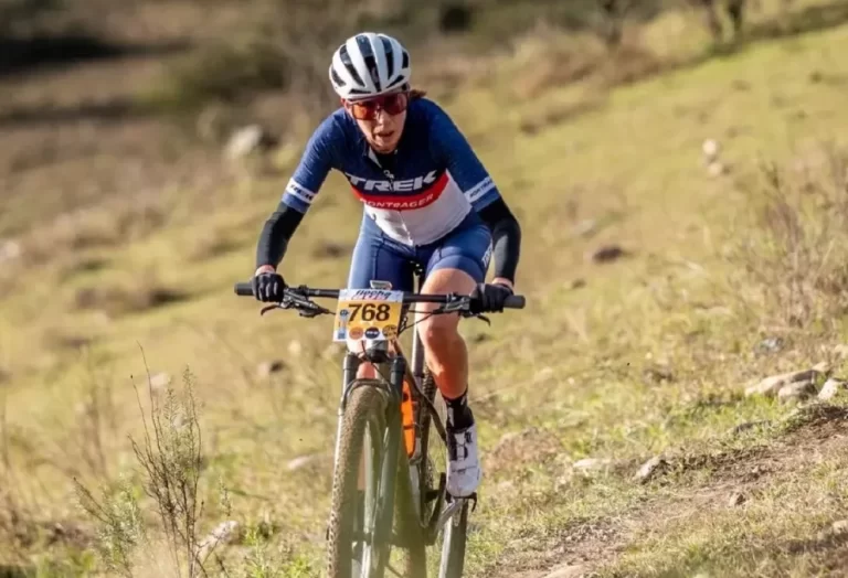 Carolina Pérez recuperó la bici robada: «La dejaron apoyada sobre un patrullero en la Comisaría»