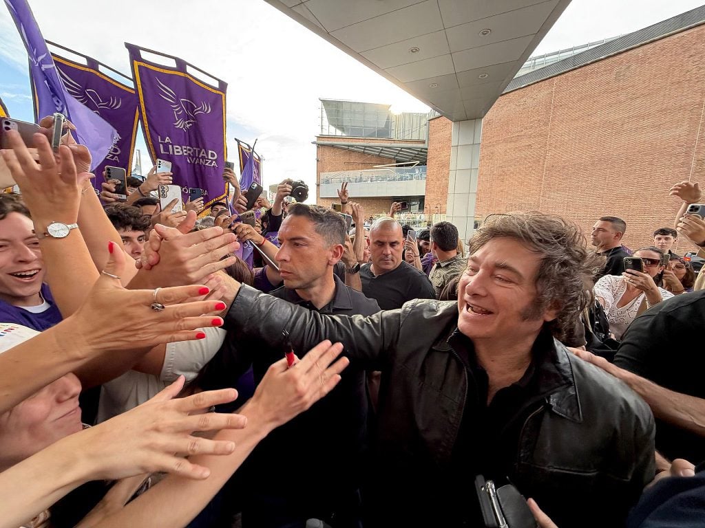 Milei lideró una caravana en Córdoba y pidió no ir hacia “la esclavitud populista del kirchnerismo”